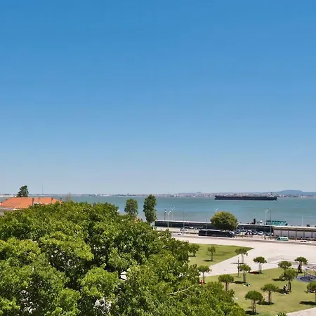 Unique 2 Bdr Apt Sea View Baixa Alfama D *